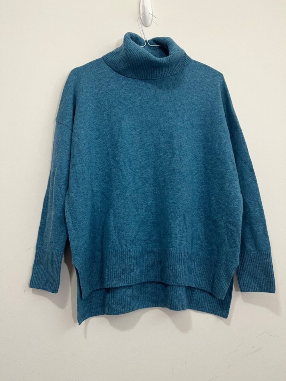 Max Studio Blue 2-Ply Cashmere Oversized Sweater L Cowl Neck Soft Quiet Luxury